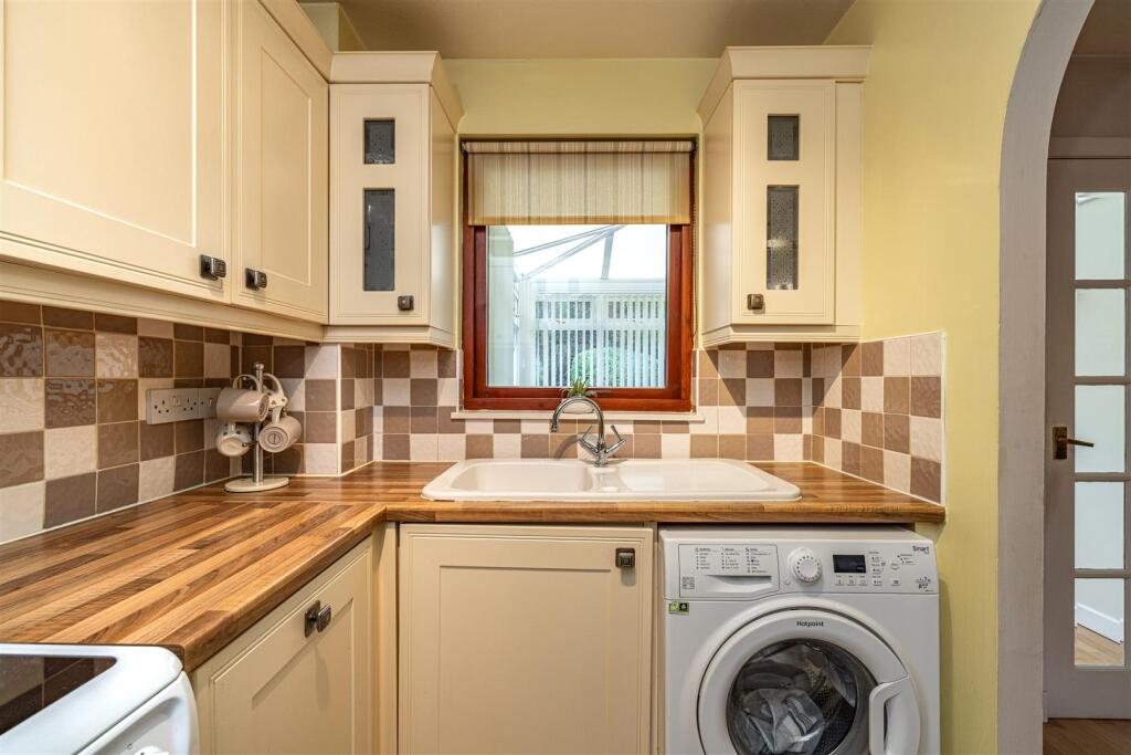 9 Sergeants Park Newtown St Boswells 14.JPG