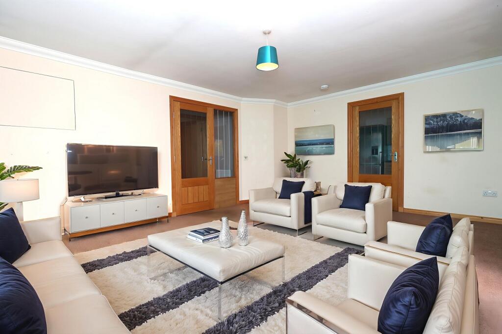 Lounge - STAGED