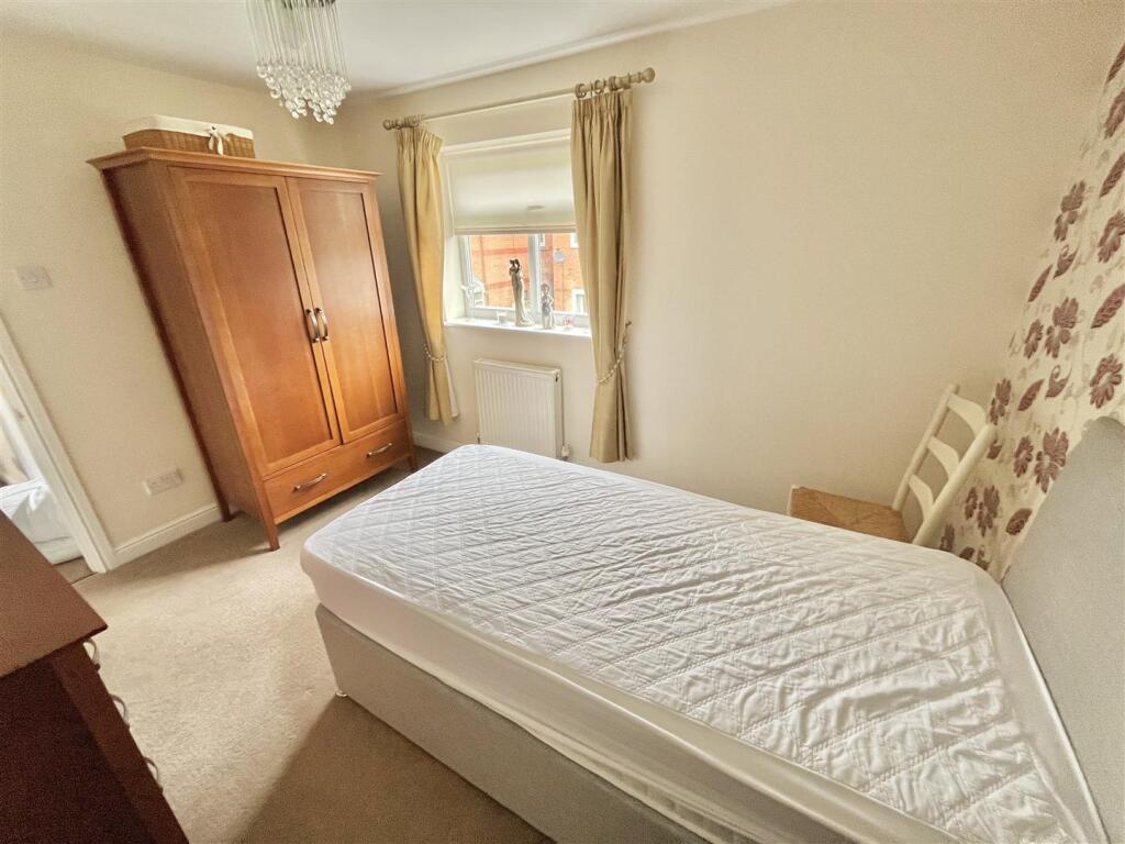Bedroom 2 Aspect 2