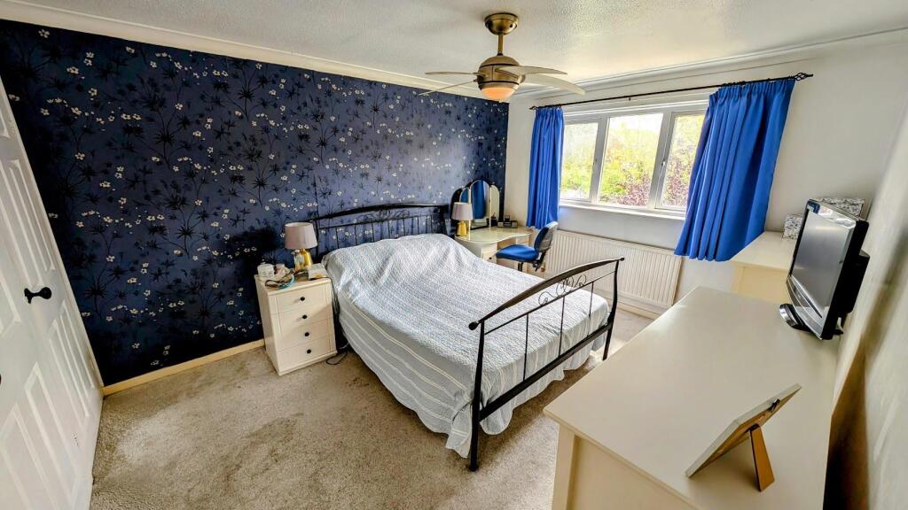 3 Mountbatten bed 1.jpg