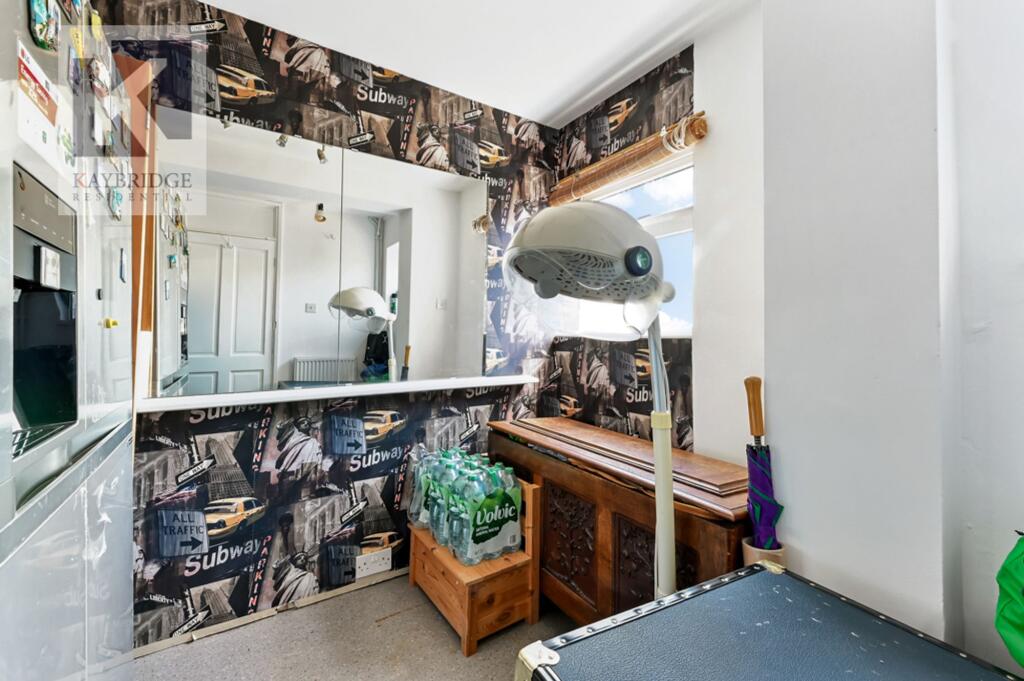 Andover Close, Epsom - KT19 9DA