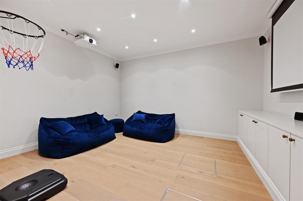 St Stephens Avenue - Media Room