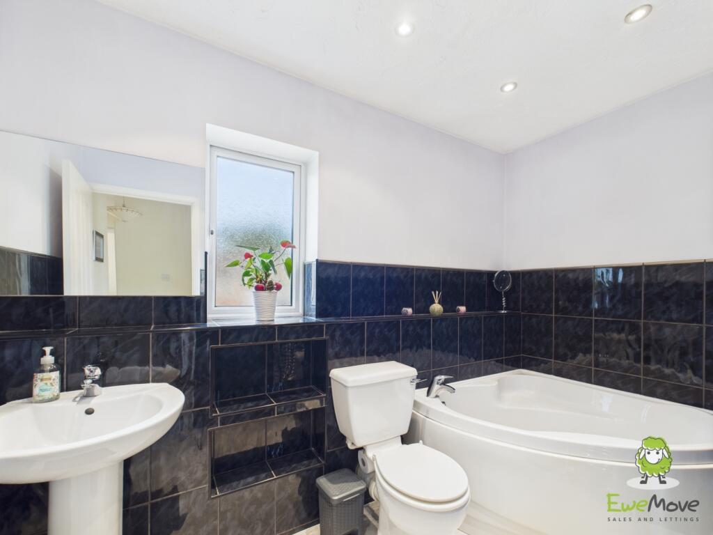 EweMove Basingstoke Olivers Close 