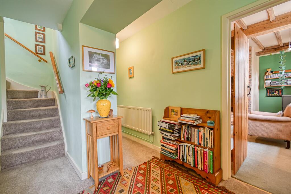 1 Netchwood Manor Cottage-08.jpg