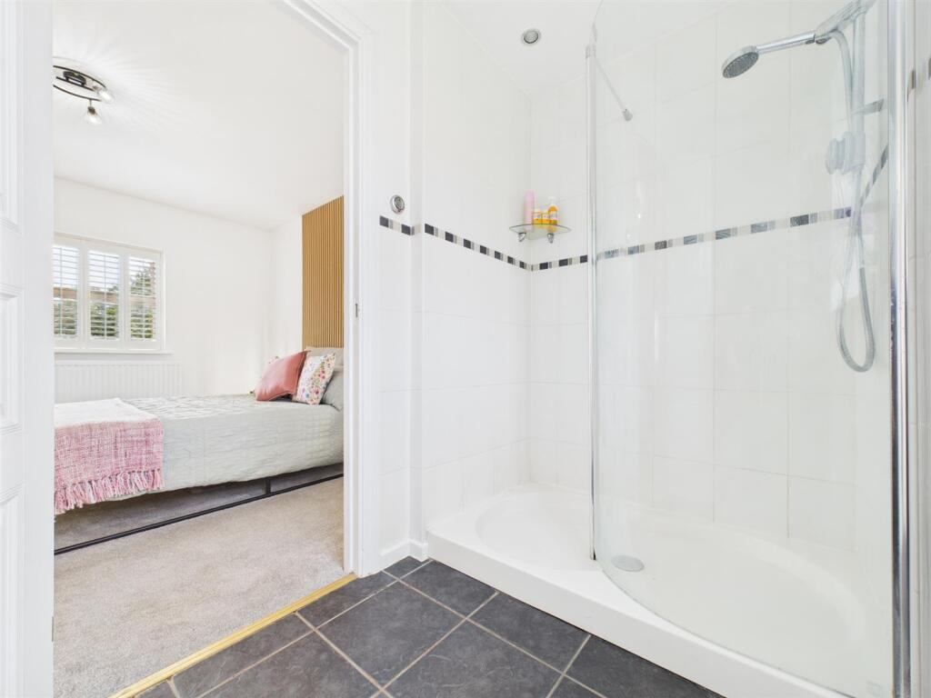 En-suite off Bed One