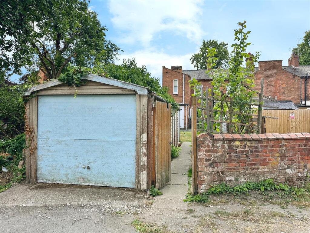 d4d830d4--4B71-881F-5391218AEED5-16531-0000068BE51