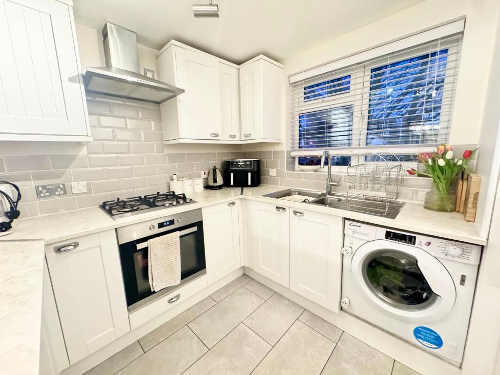Kitchen/ Dining room