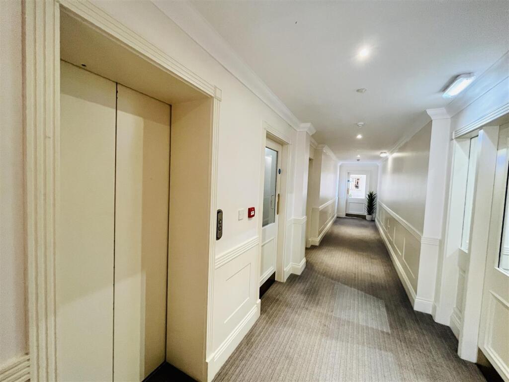 Communal Landing and Lift