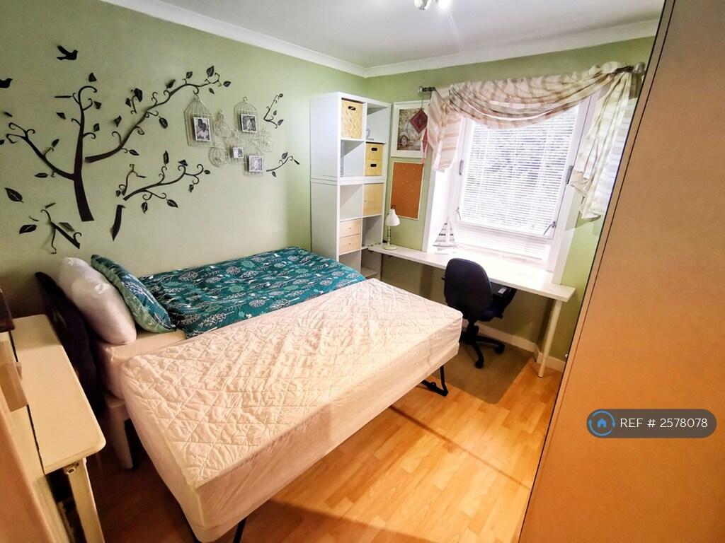 Bedroom 2 - Single Bed With Trundle 1