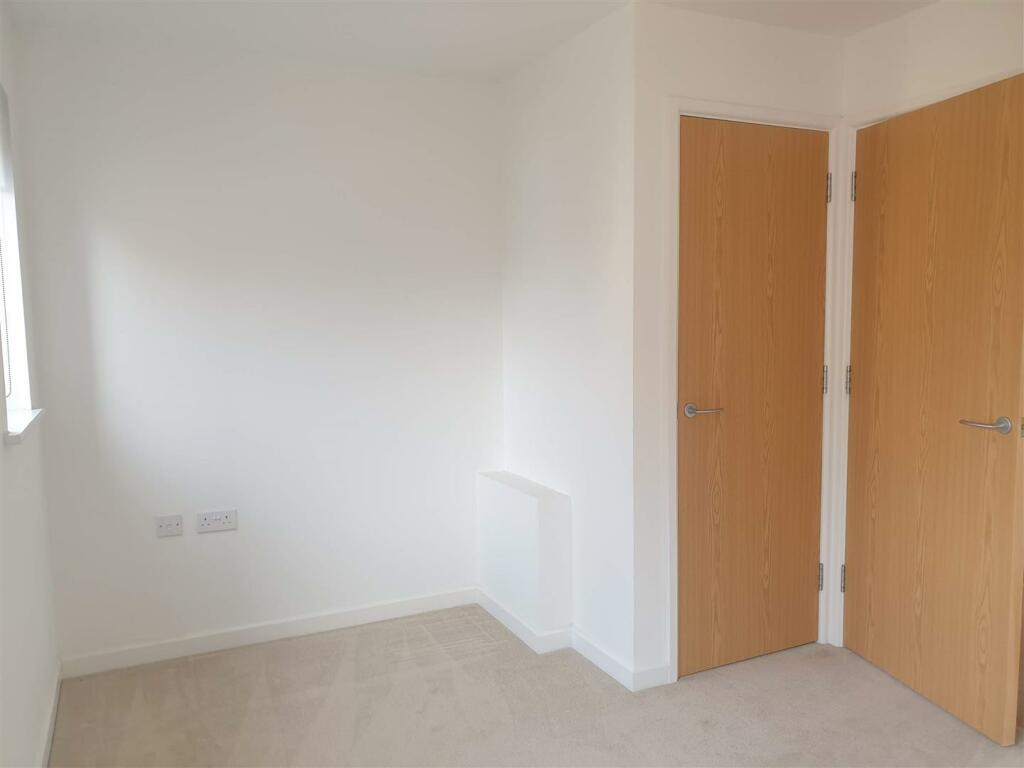 Bedroom 2 (2) (2).jpg