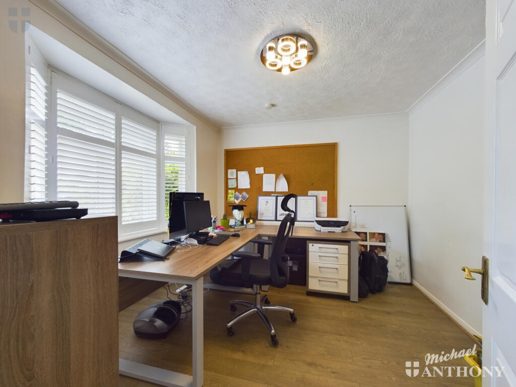 CAM01064G0-PR0399-STILL002