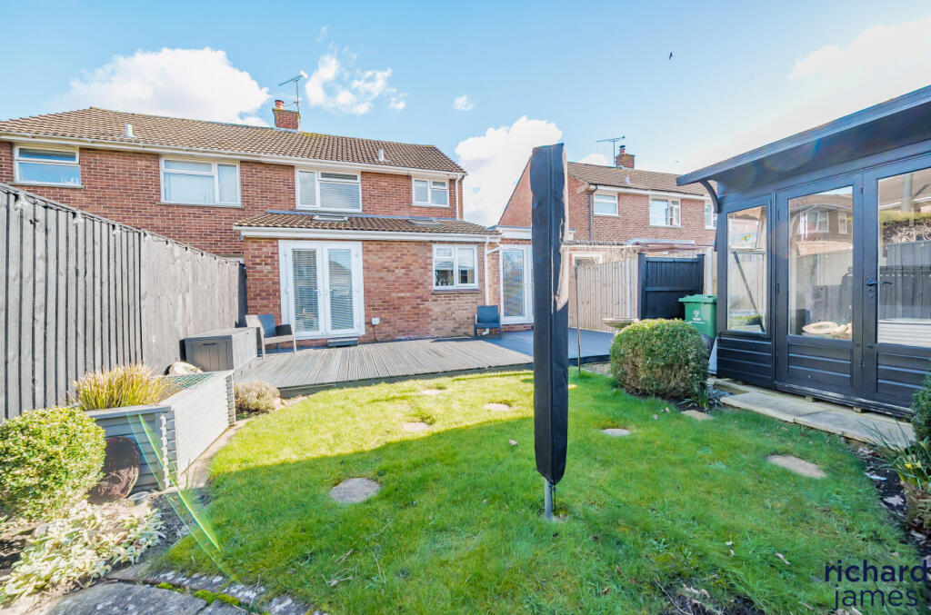 e2aecf8a21d349bfa4cde6750b29f246