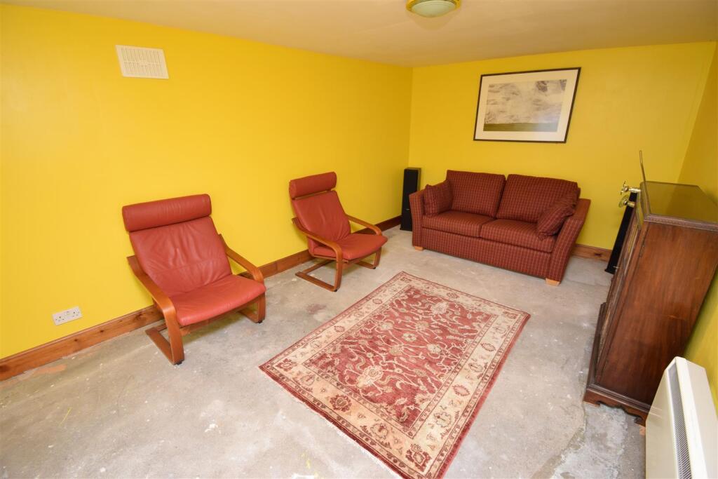 SITTING ROOM