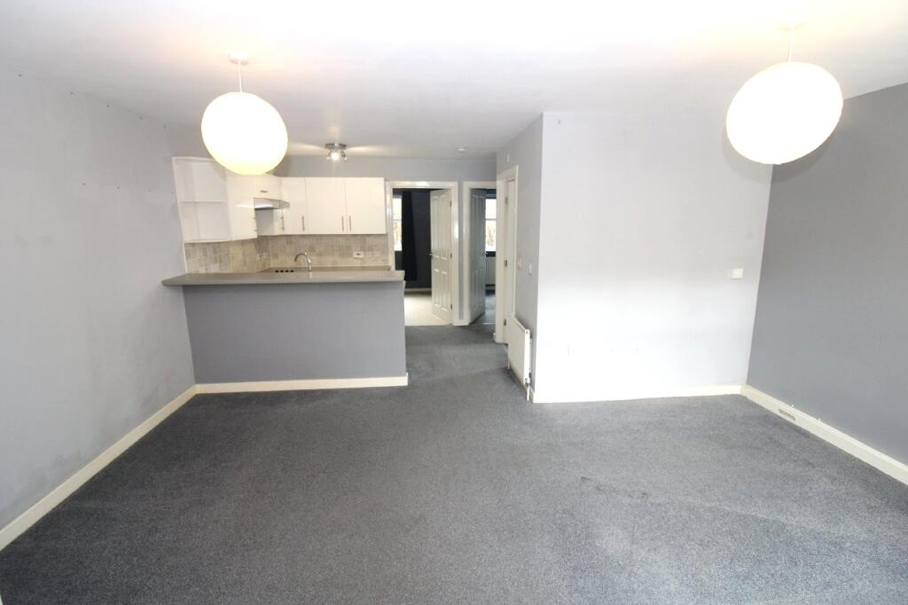 Lounge area &amp; kitchen