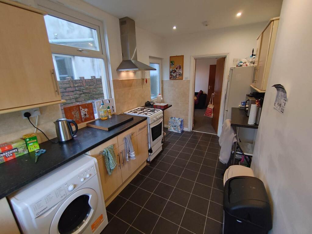 Kitchen (2)