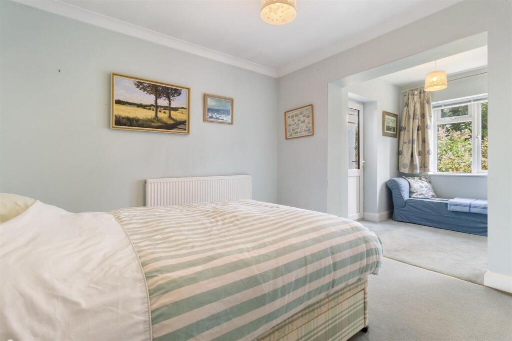 15 Foamcourt Waye_005.JPG