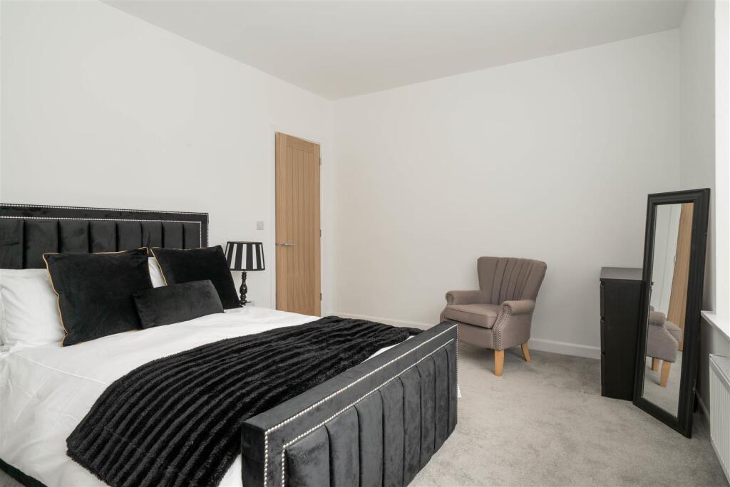 Bedroom1-2.jpg