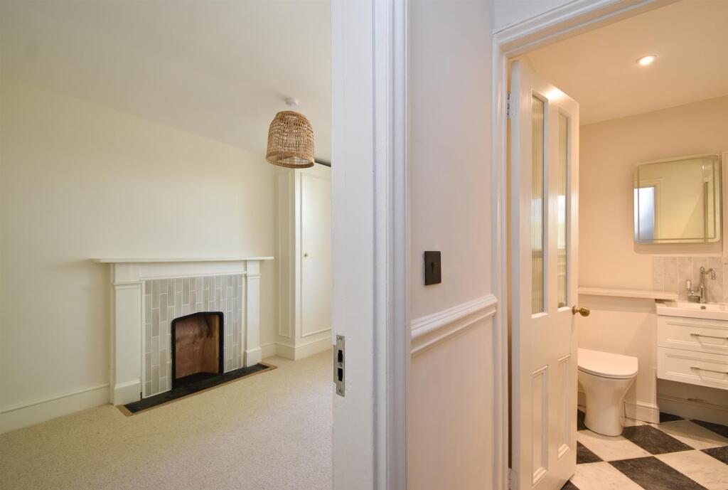 Bedroom &amp; bathroom