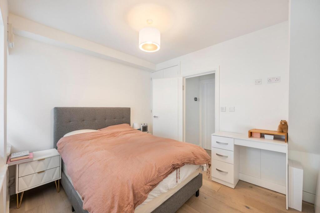 bedroom (3).jpg