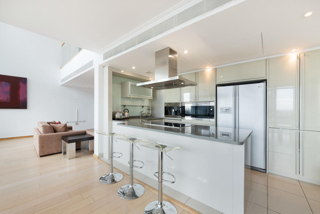 ONE WEST INDA QUAY, 2704-47