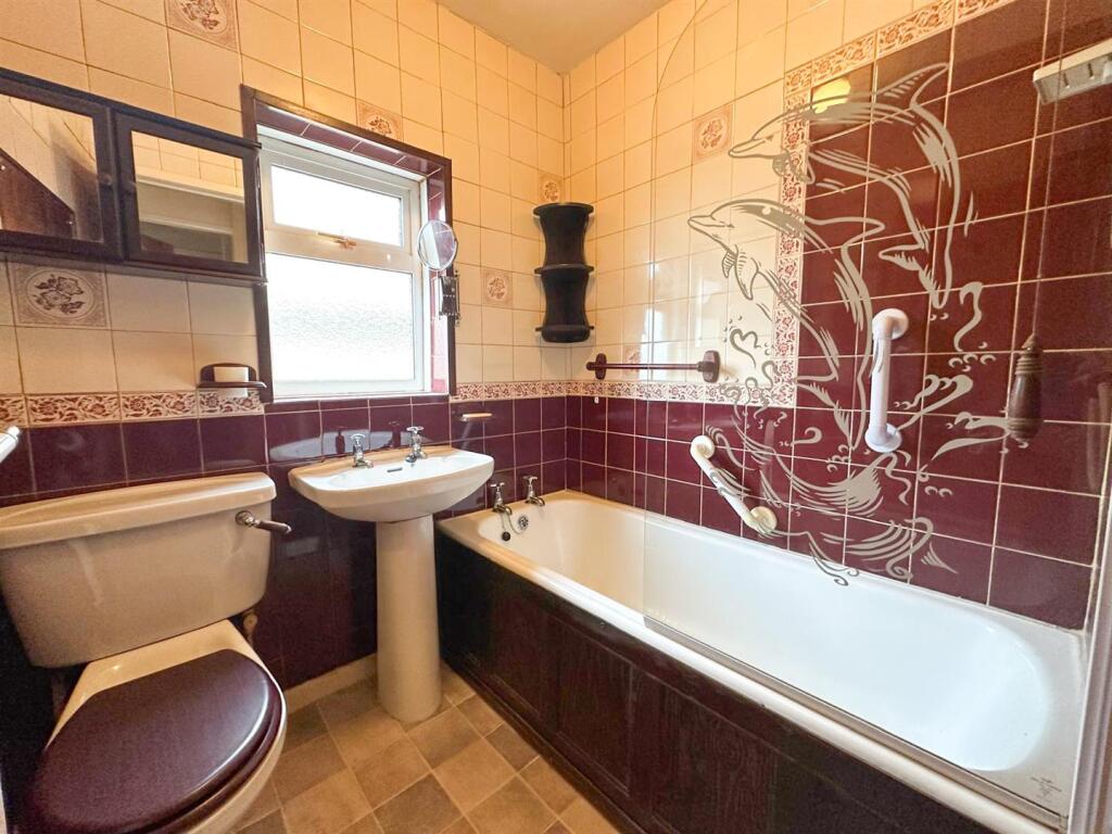 Two bed semi-detached bungalow, Silsden 10