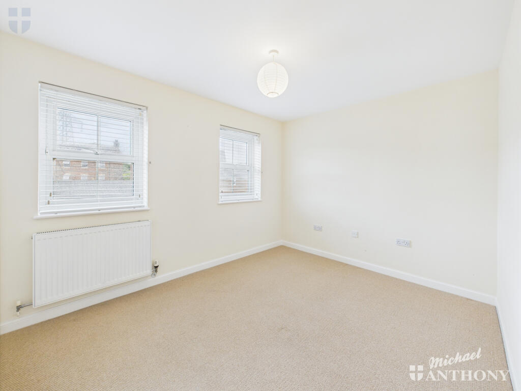 CAM03852G0-PR0375-STILL008