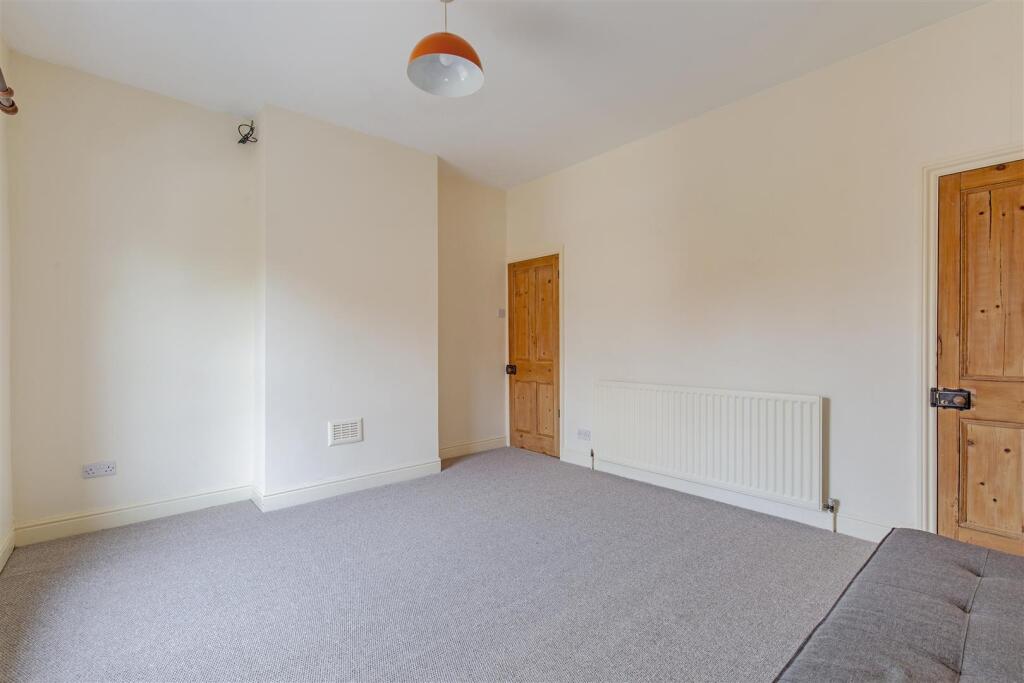 Bedroom 1-3.jpg