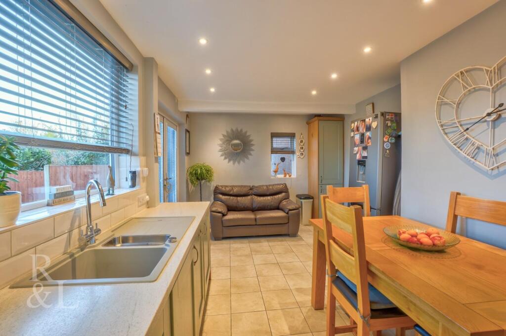 123 Eltham Road (3).jpg