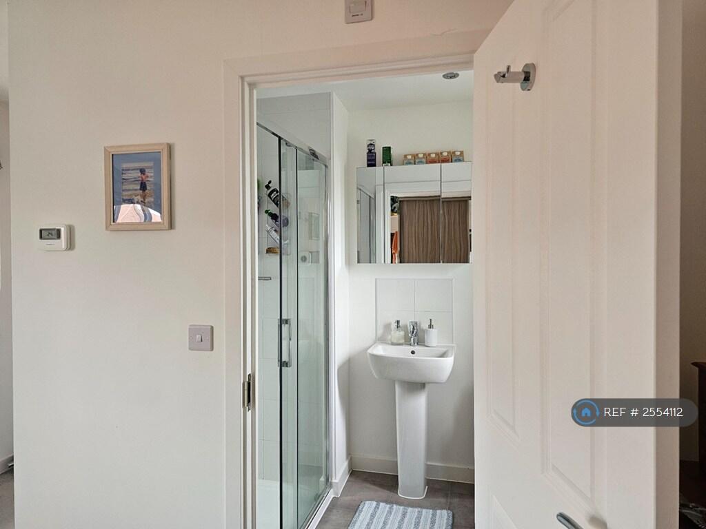 Master Bedroom Ensuite