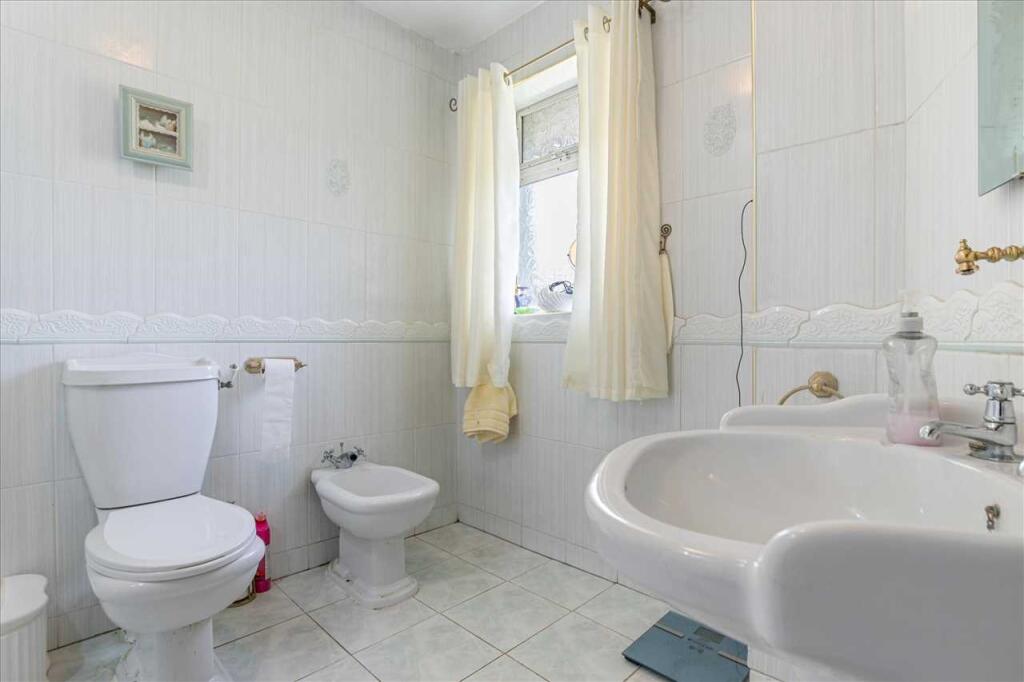 Shower Room (1)
