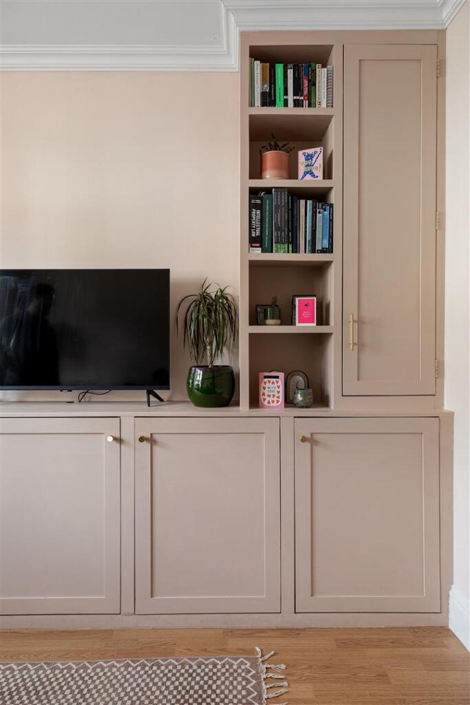 Farnborough Avenue E17