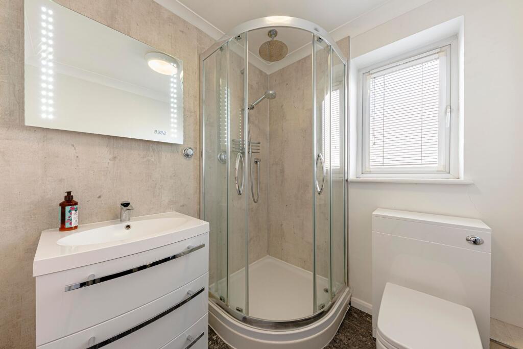 Ensuite Bedroom Two (2)