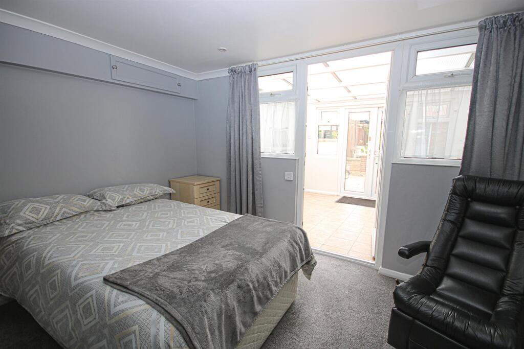 Bed 5 1.jpg