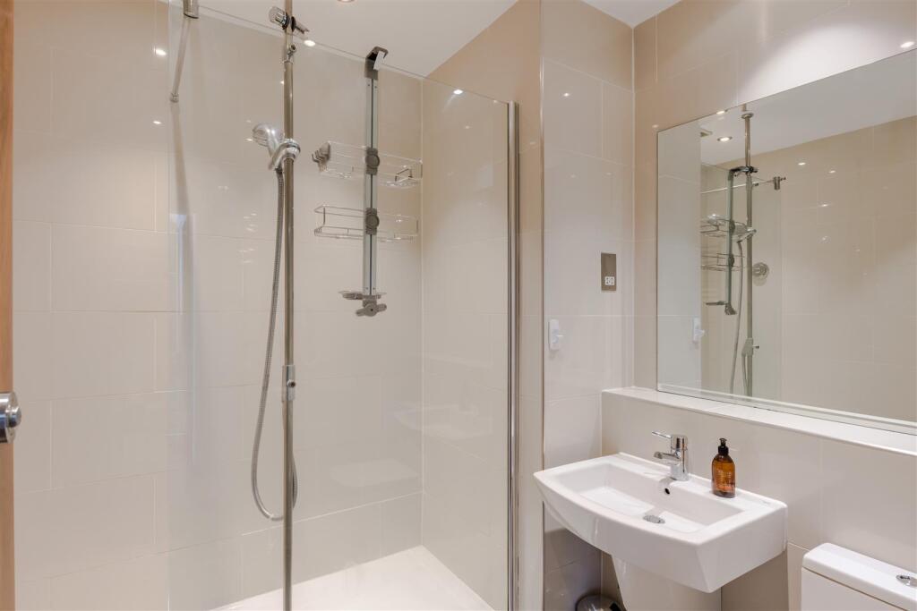 3 26 Morwell Street-
