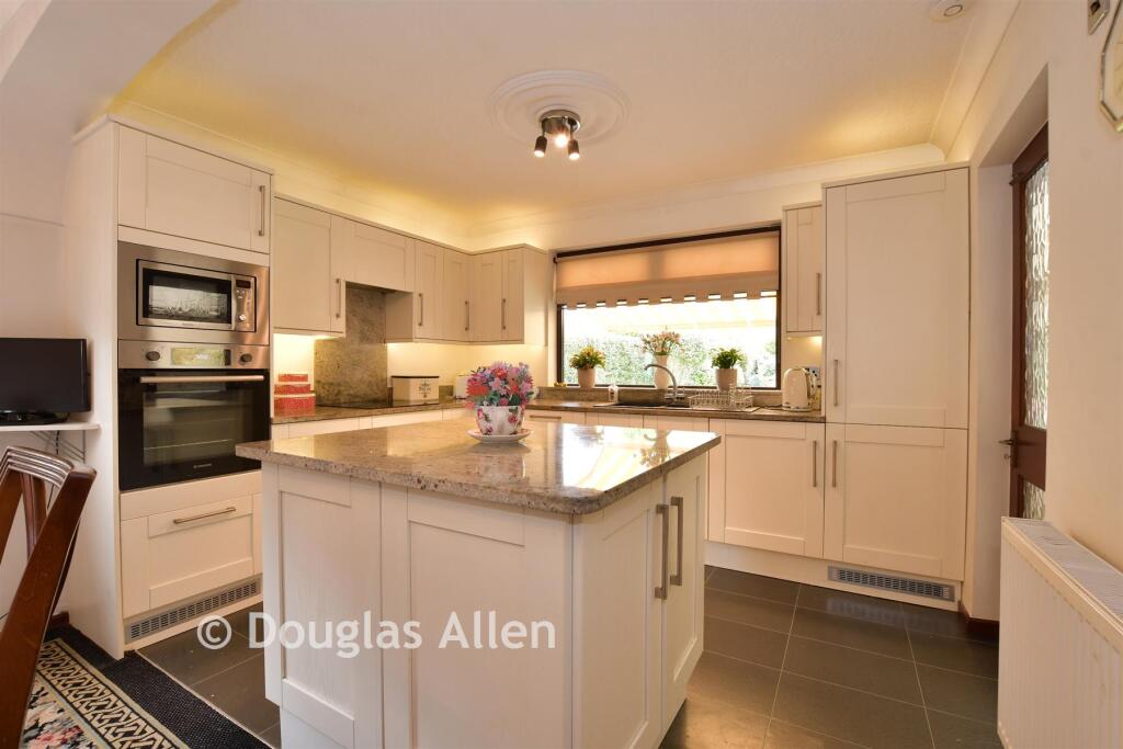 Kitchen/Dining Room *
