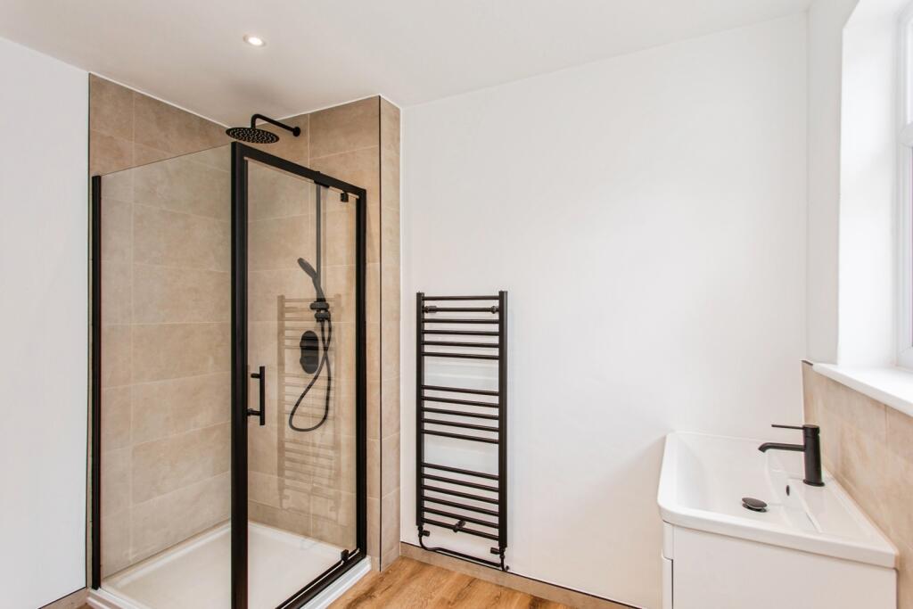 Bath/Shower Room