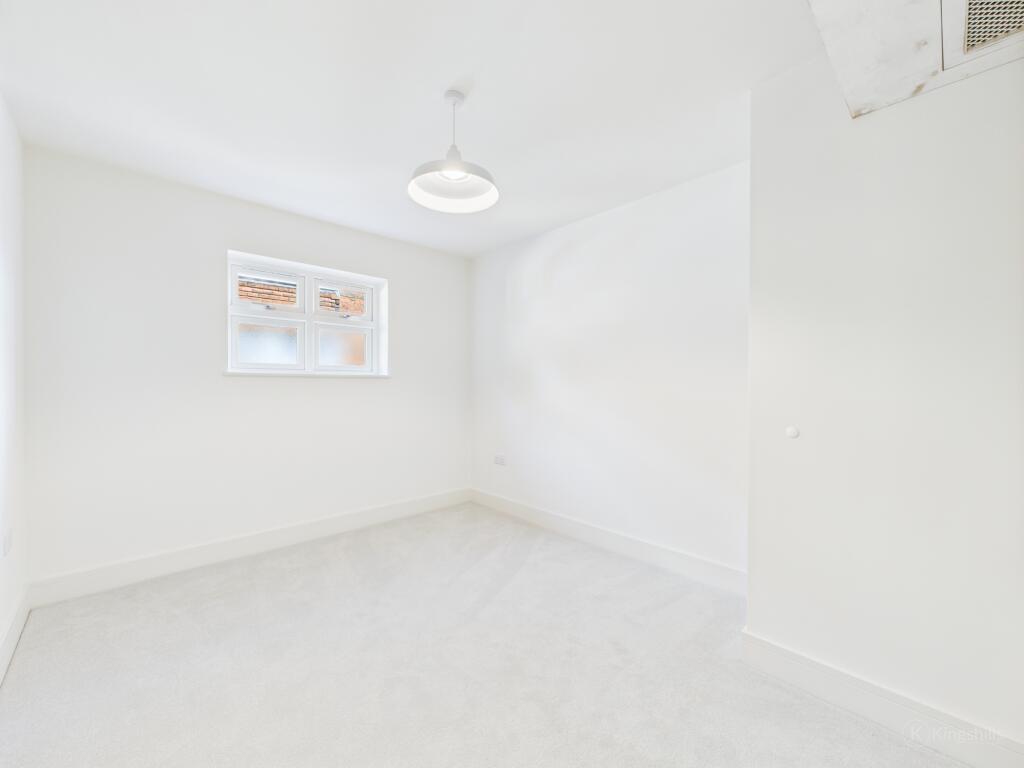 CAM02119G0-PR0434-STILL004