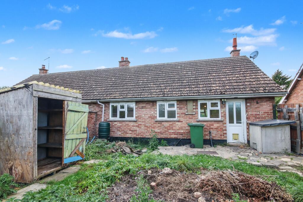 13 Pingle Bank, Holme, Peterborough, Cambridgeshire, PE7 3PJ