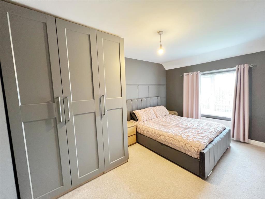 Bedroom 2 pic 3.jpg