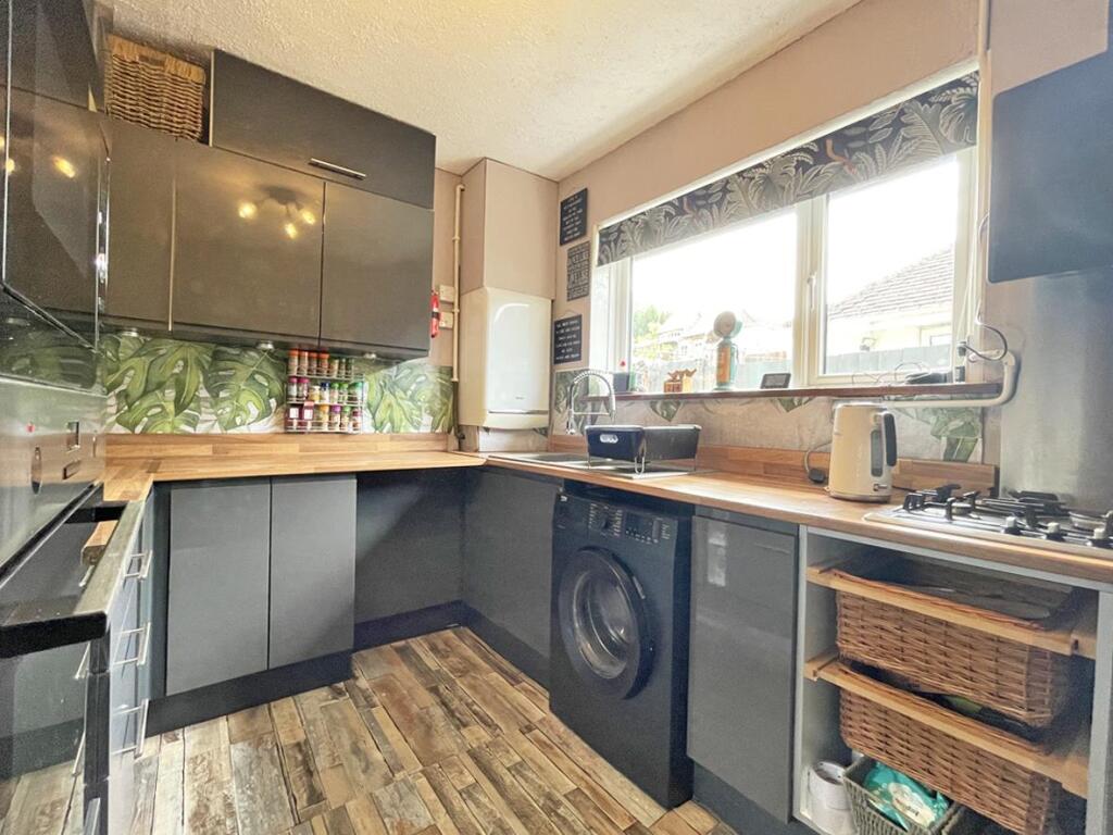 Budshead Road 121 - Kitchen.jpg