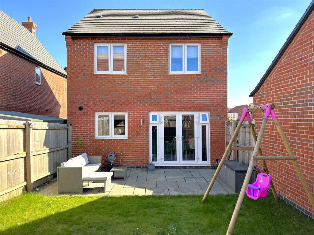 Rear Aspect 041