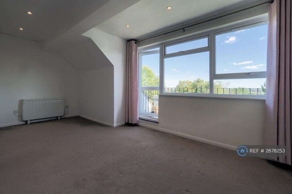 Main Bedroom (Pic 3) Showing Old Curtains