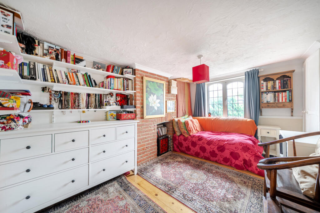 1359912-7-68d67df...