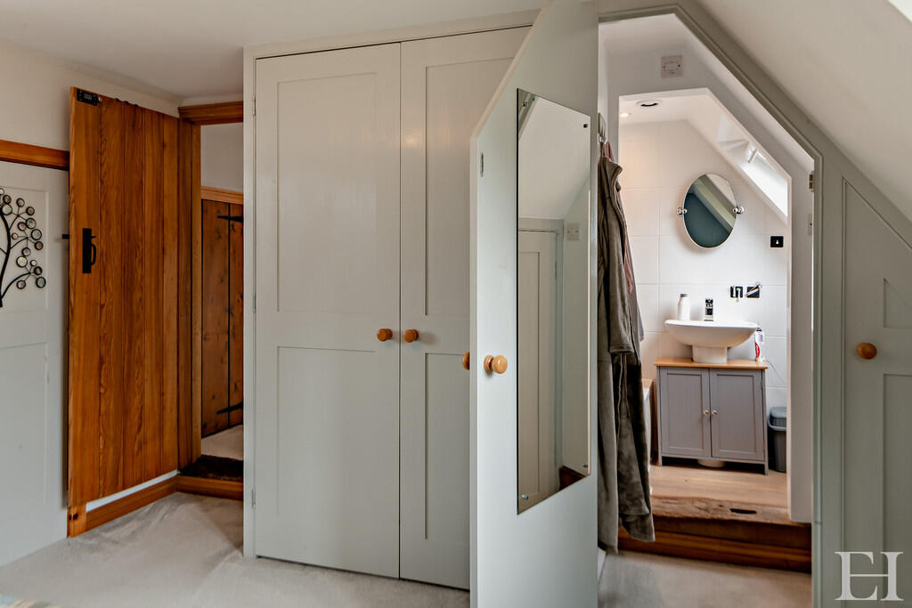 8647171-interiorW...