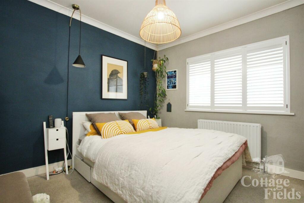 bed 201 20 282 29.JPG