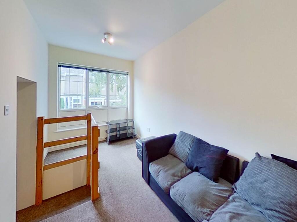 F20C-Farm-Dr-Bedroom