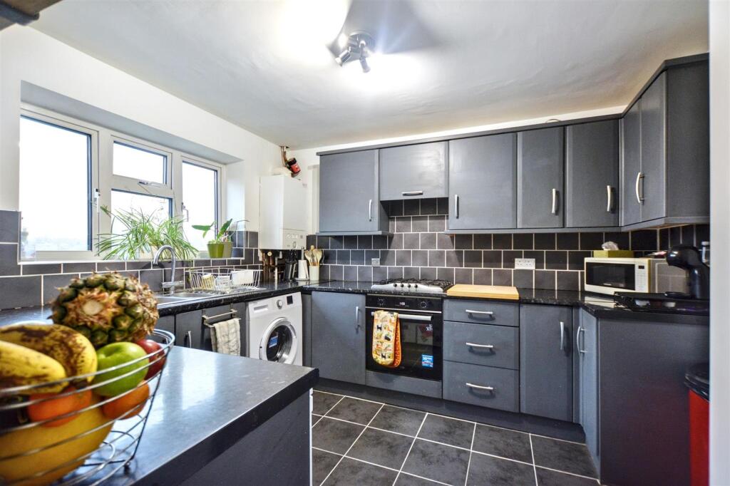 Kitchen_1.jpeg