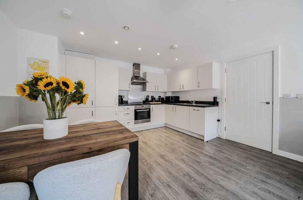 1320804-10-6867f6...