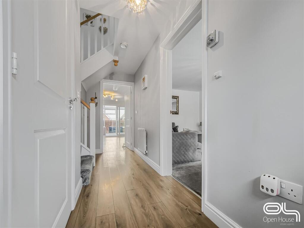 Henley Grove, Church Gresley (5).jpg