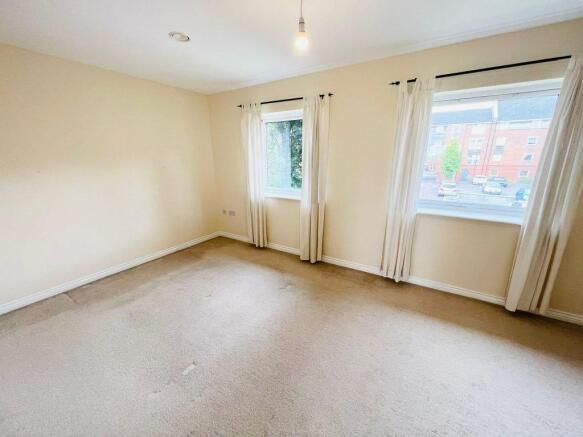 3738024365img030000max656x437